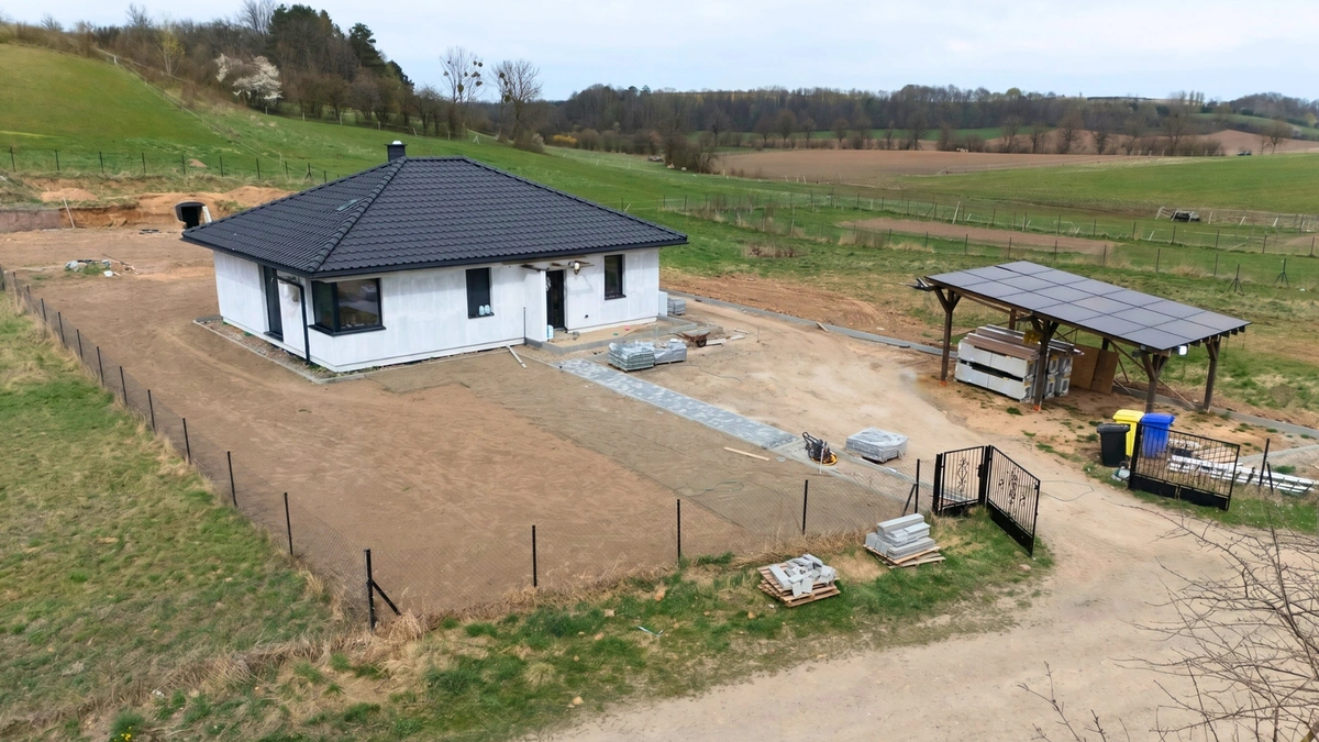 1_mazurska-przestrzen-nieruchomosci-elk-dom-sprzedaz-mazury-siedliska- (1)
